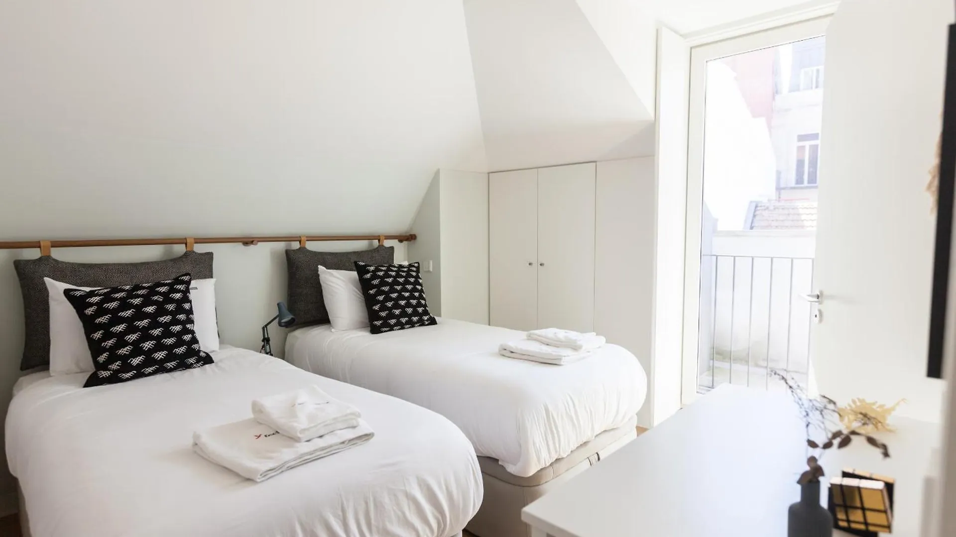 Flh Restauradores Deluxe Apartment With Terrace Lisbon 0*,  Portugal